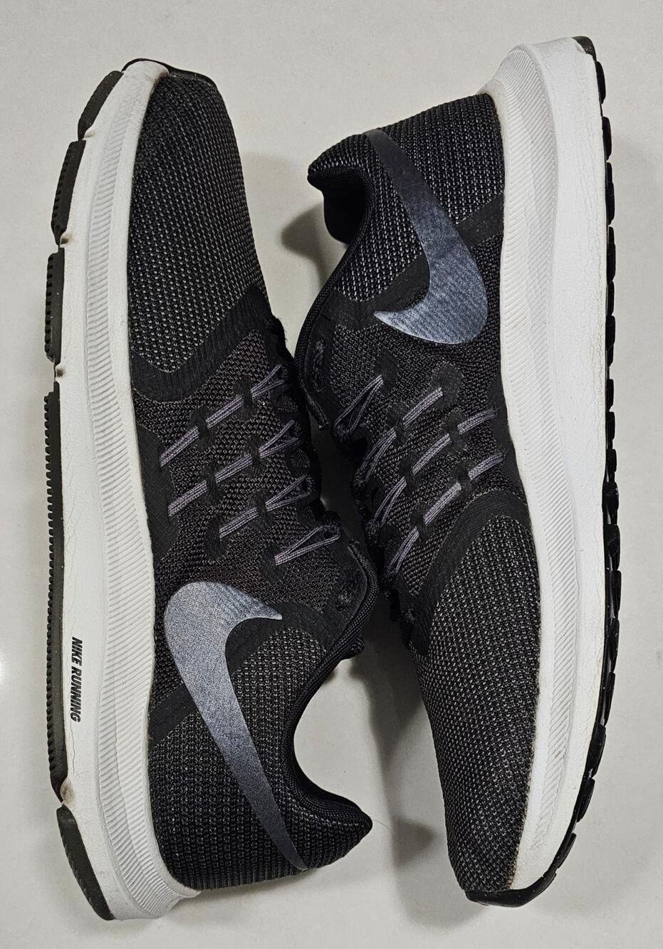 Nike Downshifter 8 Running Shoes Men’s US 9.5 Black Gray Athletic Sneakers 90900